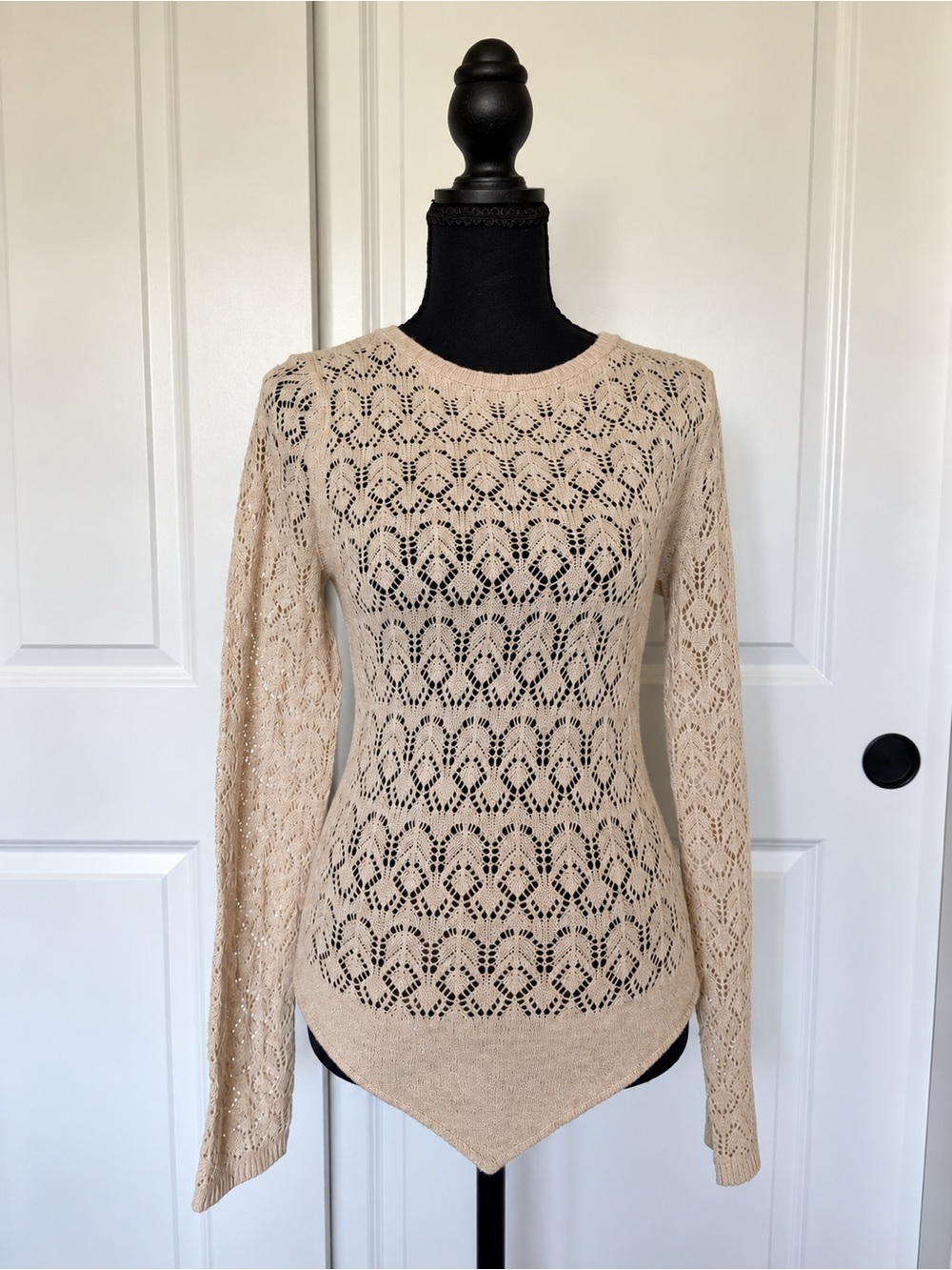 American Eagle Outfitters Beige Openwork Point-Hem Long Sleeve Bodysuit
